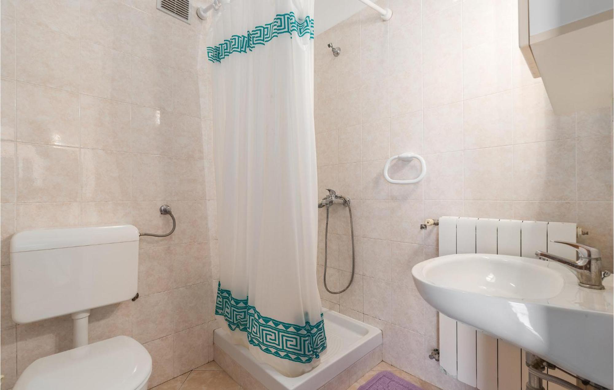 Beautiful Home In Visnjan With Wifi Екстер'єр фото