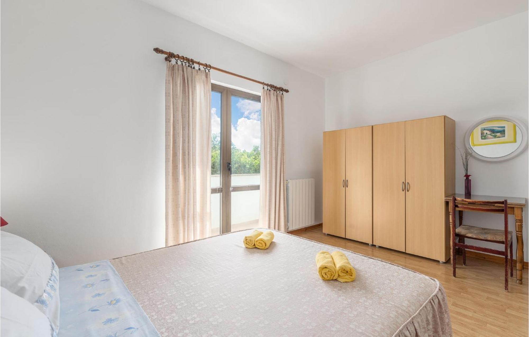 Beautiful Home In Visnjan With Wifi Екстер'єр фото