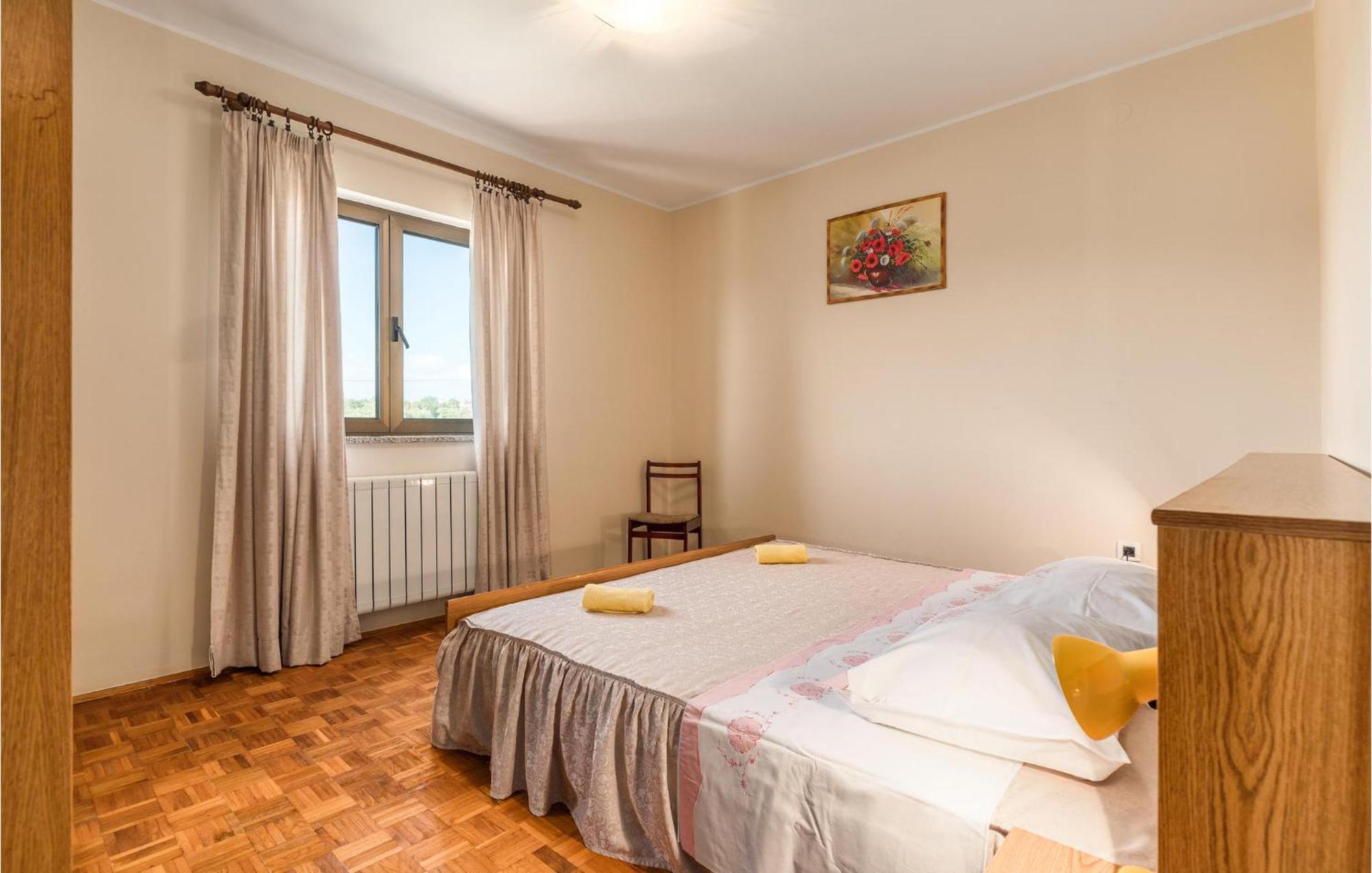 Beautiful Home In Visnjan With Wifi Екстер'єр фото