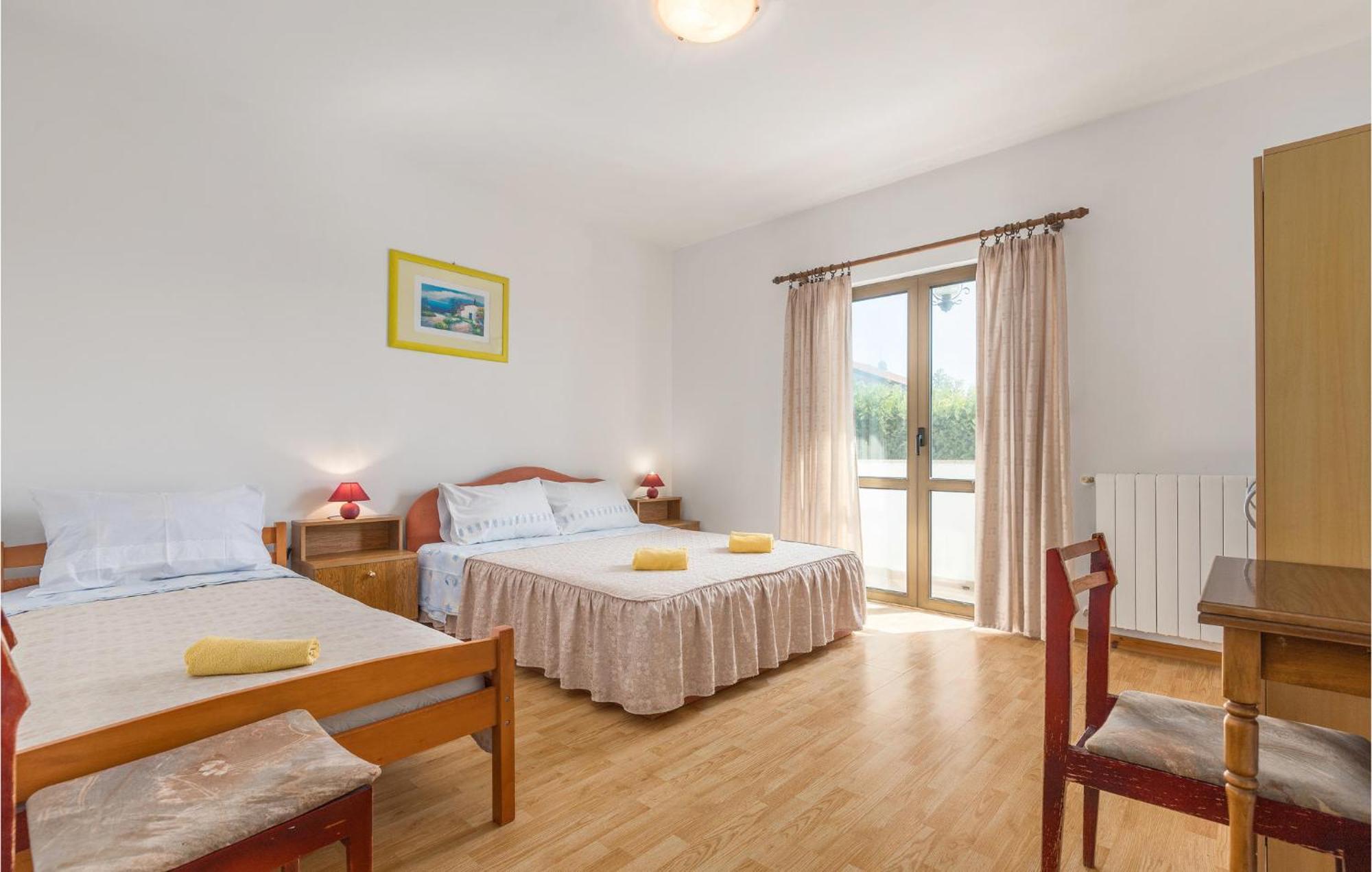 Beautiful Home In Visnjan With Wifi Екстер'єр фото